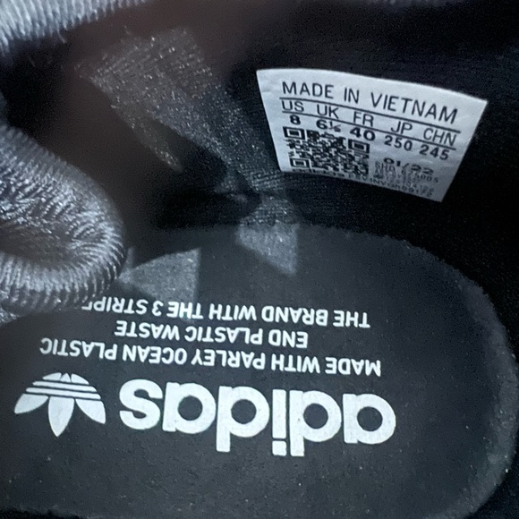 Adidas NMD R1 Parley Sneakers in Magic Mauve NWT - Picture 5 of 10